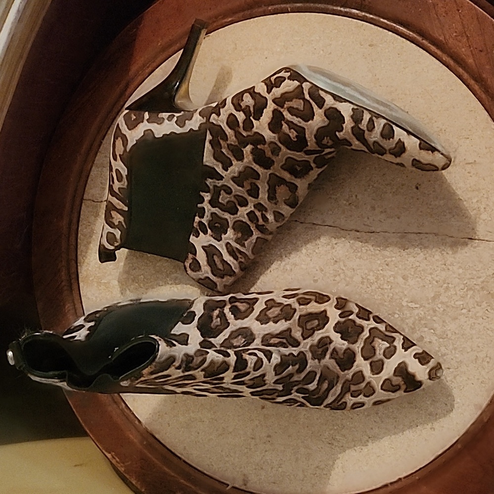 Micheal Kora leopard booties
